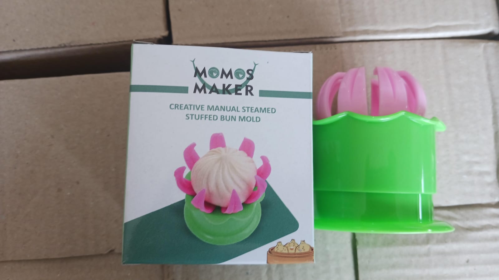 Complete momo maker tools set for preparing dumplings. Complete momo maker tools set for preparing dumplings.